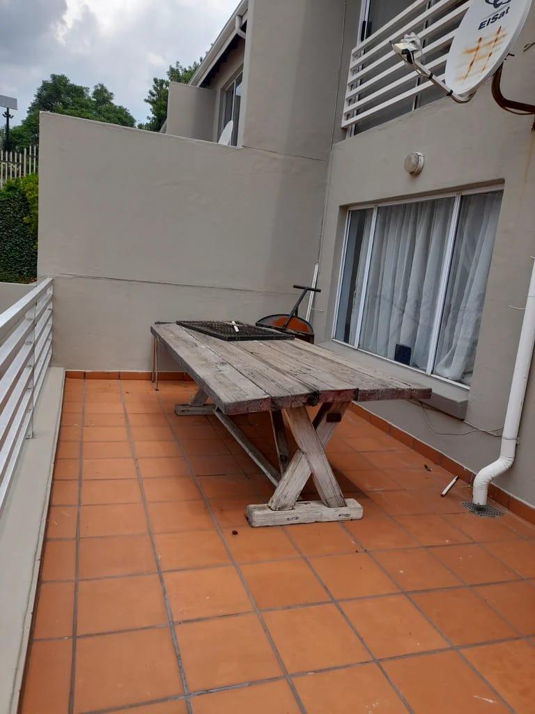 3 beds, 3 beds, 24/7 security ownhouse situated in Bedford Gardens