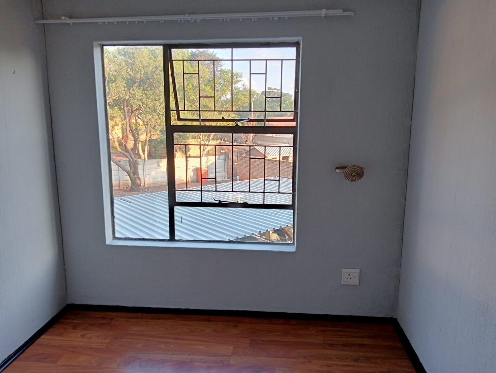 2 Bedroom Townhouse for Rent in Allen's Nek