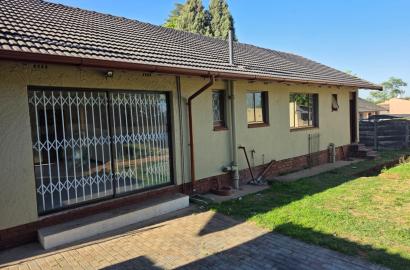 3 Bedroom House For Rent in Kibler Park