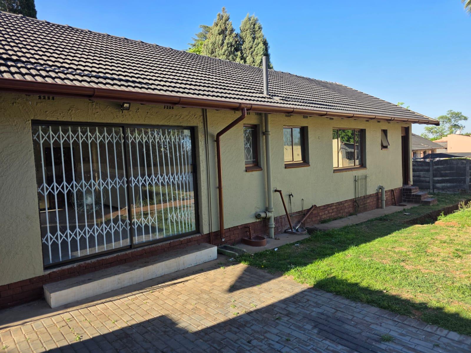 3 Bedroom House For Rent in Kibler Park