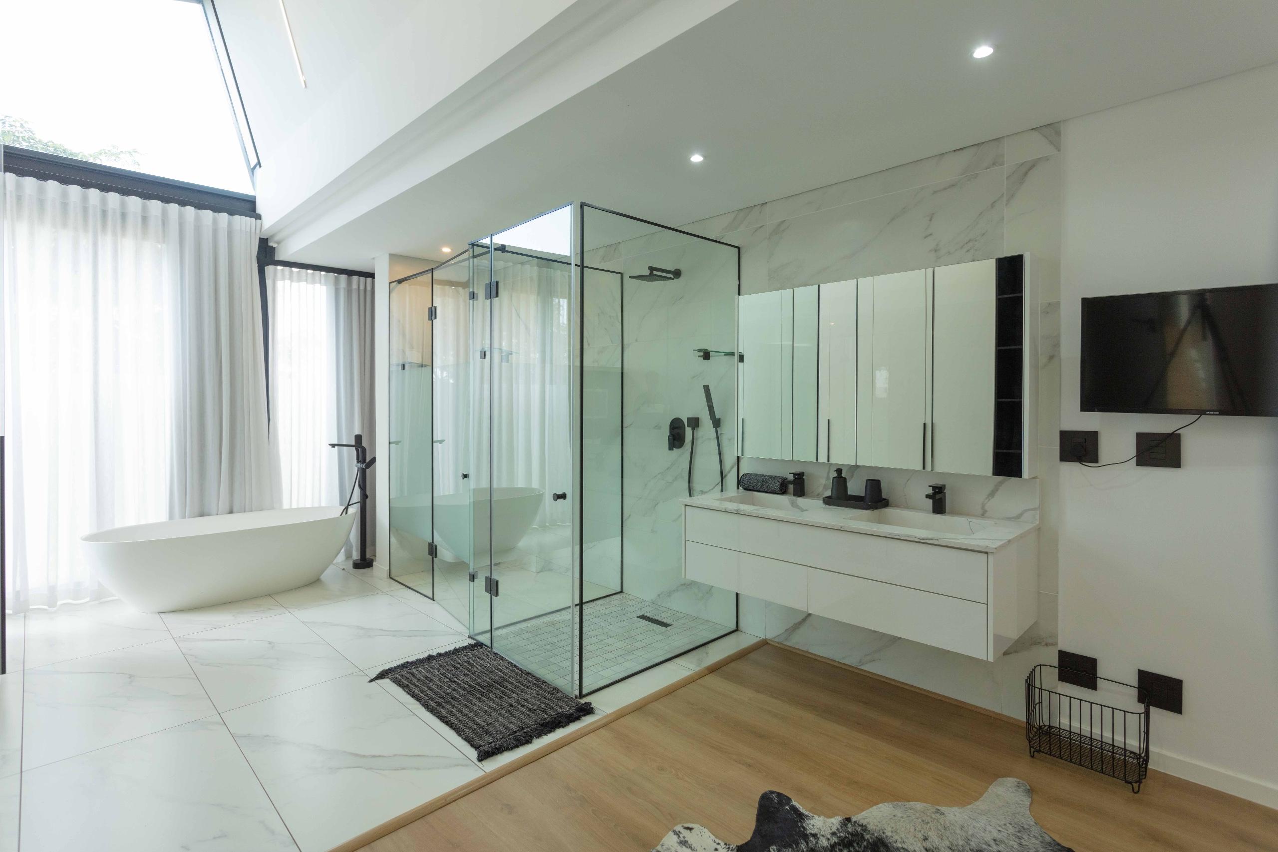 3 bedroom fully furnished Stunning House For Rent in Broadacres