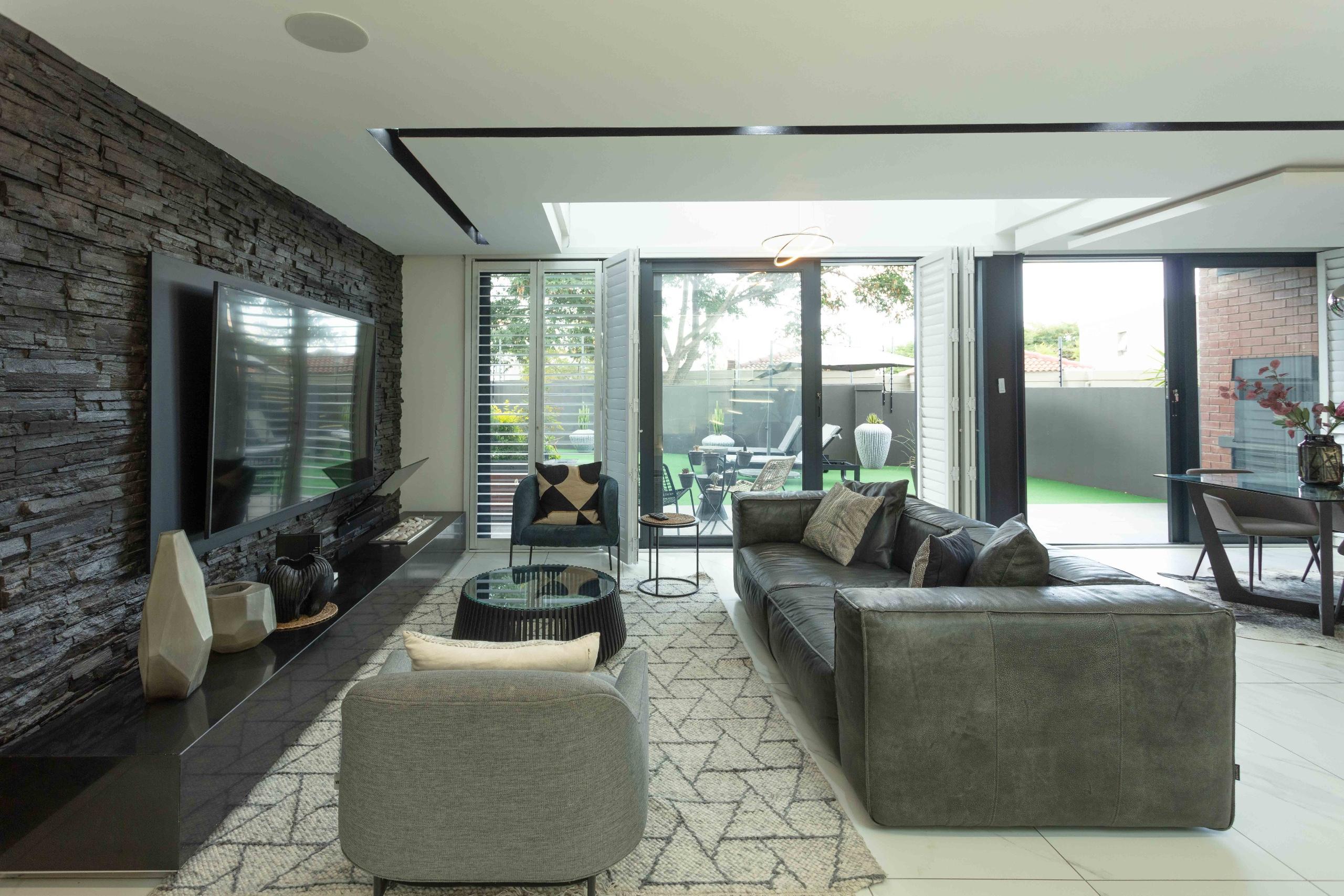 3 bedroom fully furnished Stunning House For Rent in Broadacres