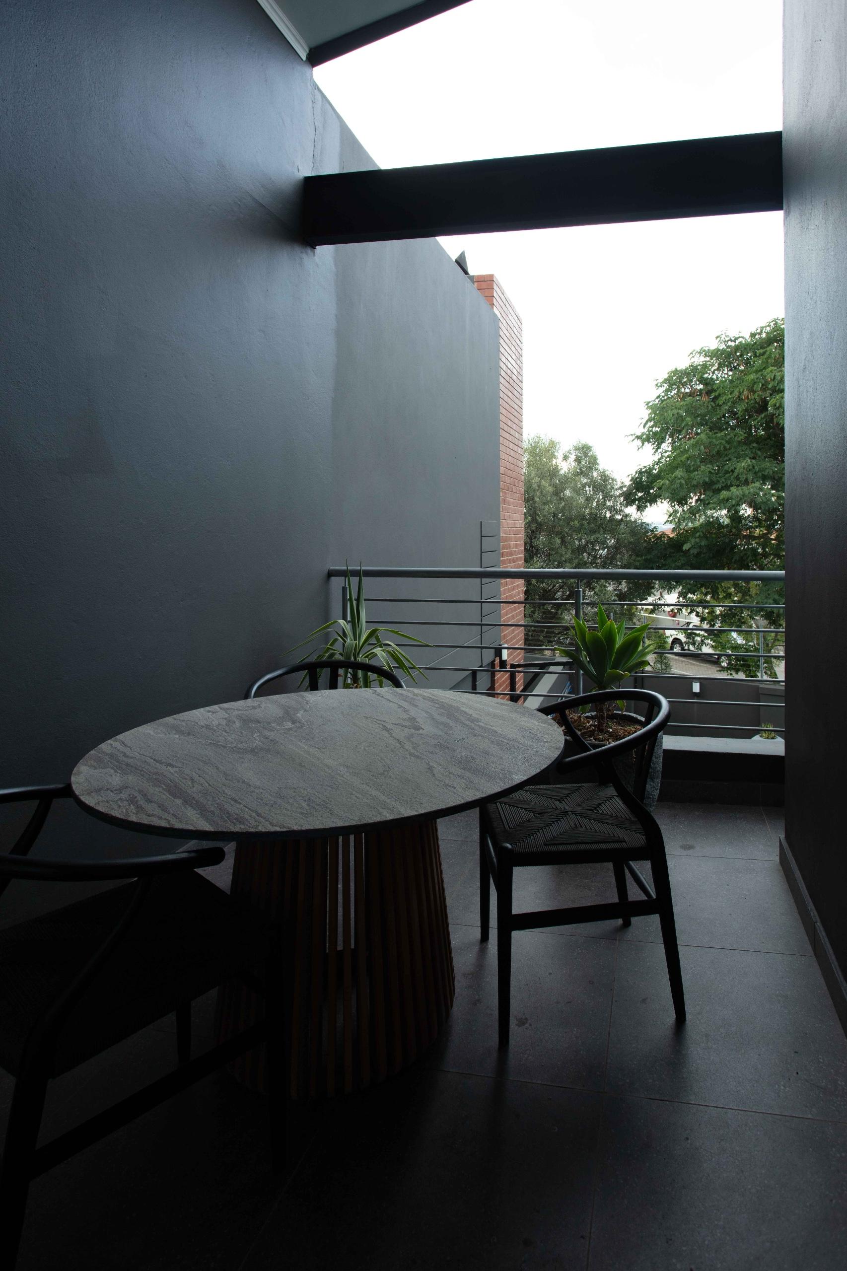 3 bedroom fully furnished Stunning House For Rent in Broadacres