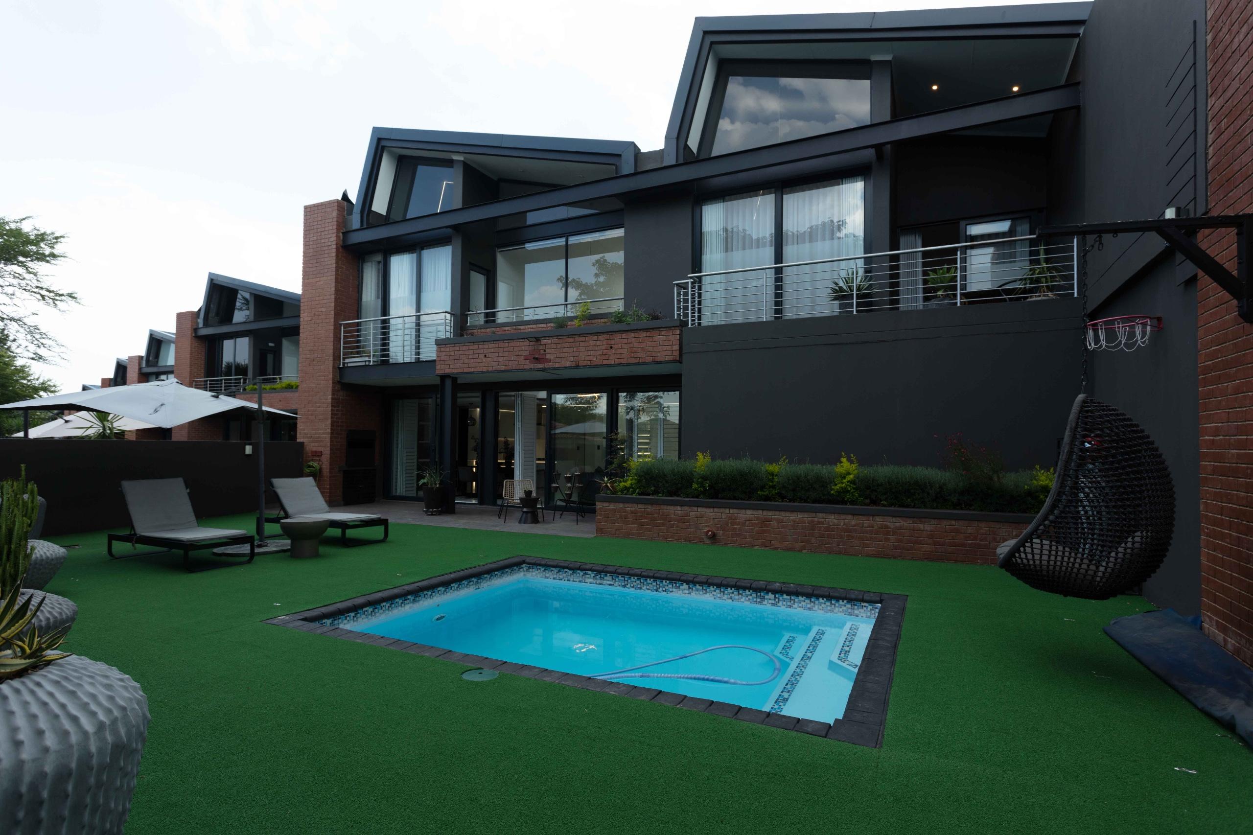 3 bedroom fully furnished Stunning House For Rent in Broadacres