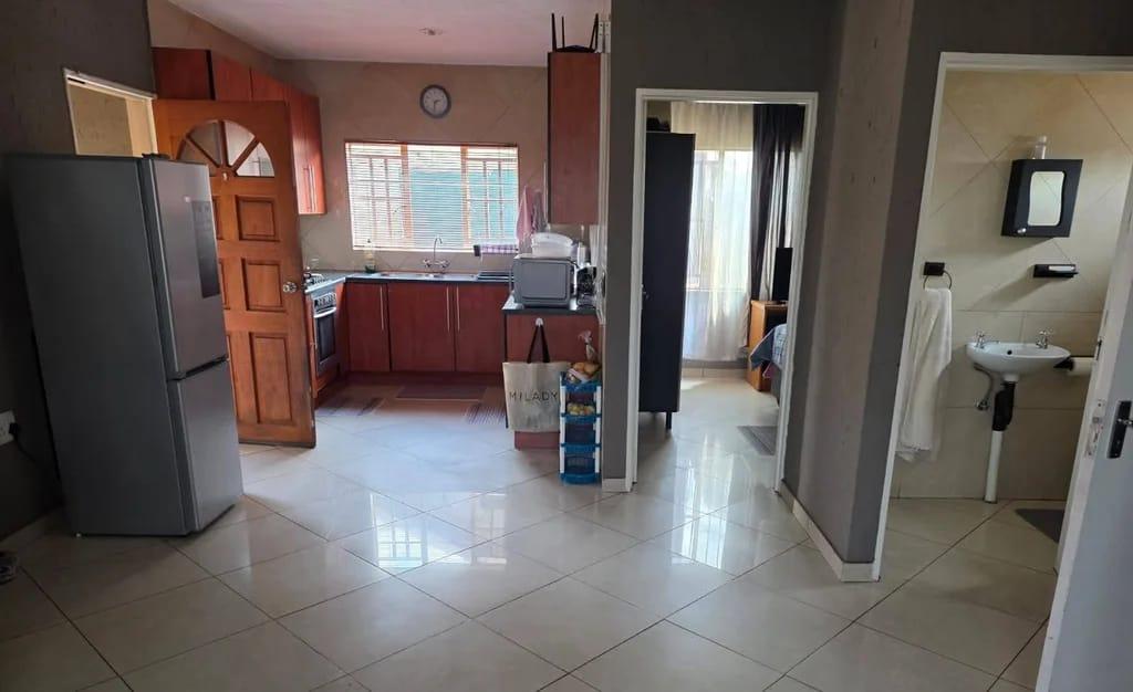 2 Bedroom Sectional Title Apartment for rent in Dinwiddie