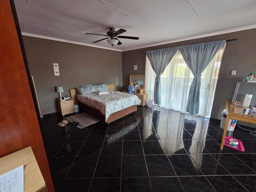 2 Bedroom Sectional Title Apartment for rent in Dinwiddie