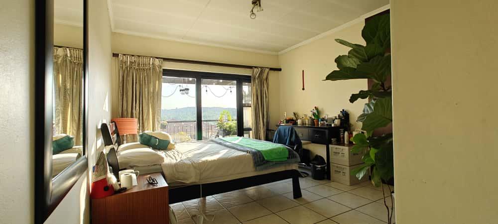 Fully Furnished, Beautiful, Spacious and light Apartment to Rent in Sunninghill