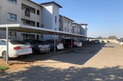 2 bedroom, 1 full bathroom Apartment available In Boksburg
