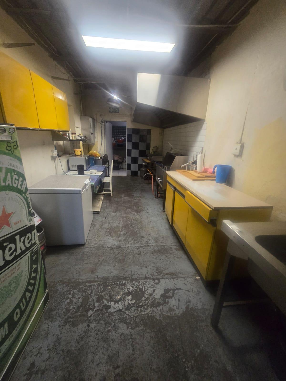 Commercial Building To Let