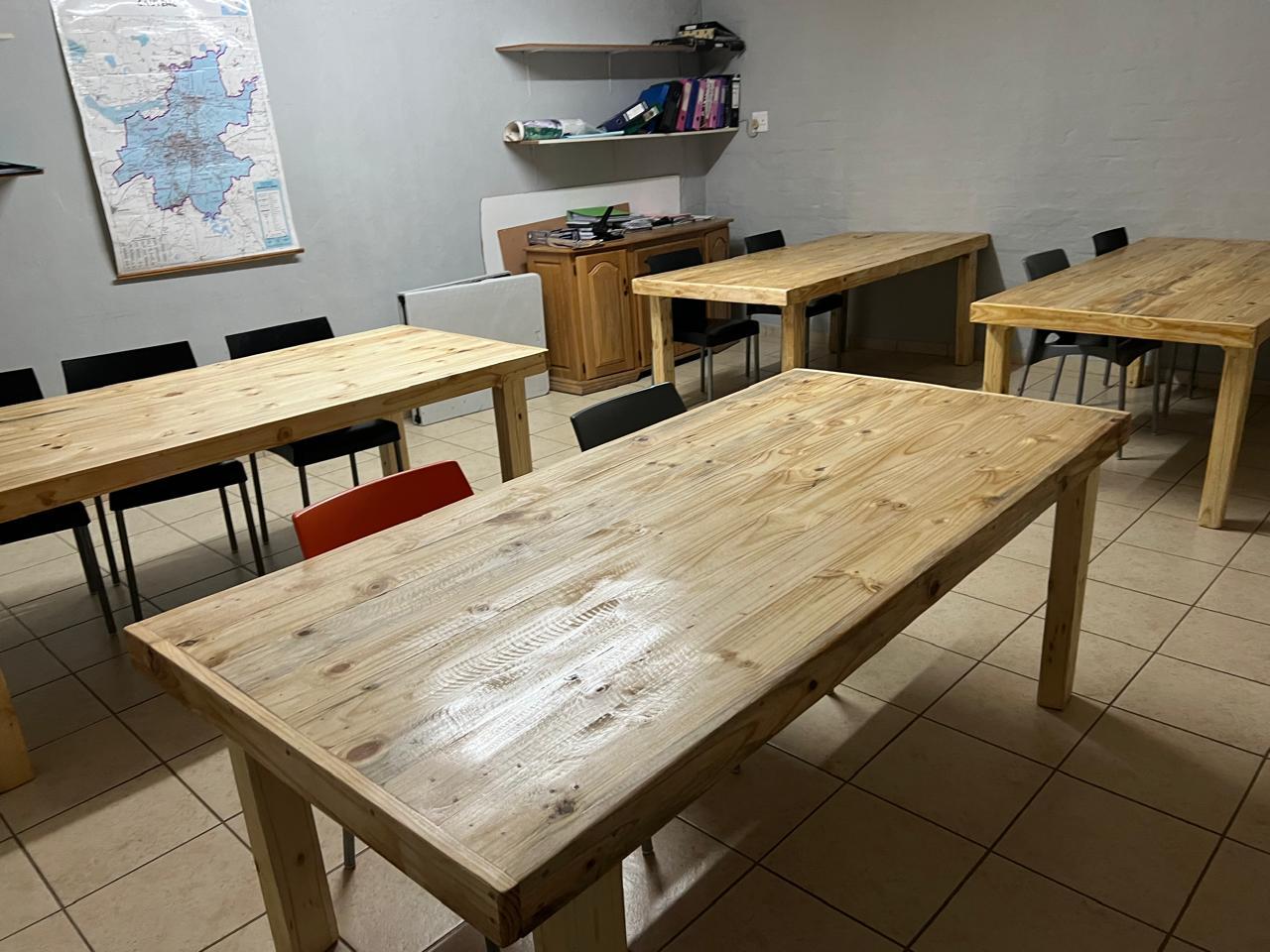 Rental property with full kitchen and 3 bathrooms, secure parking, wi-fi.