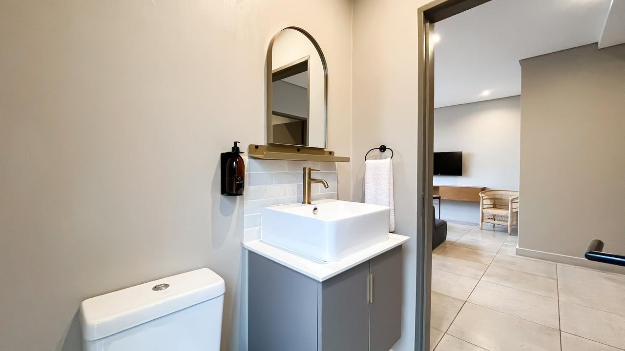 1 Bedroom Stylish and immaculate Apartment To Rent in Black Brick 2 Sandton