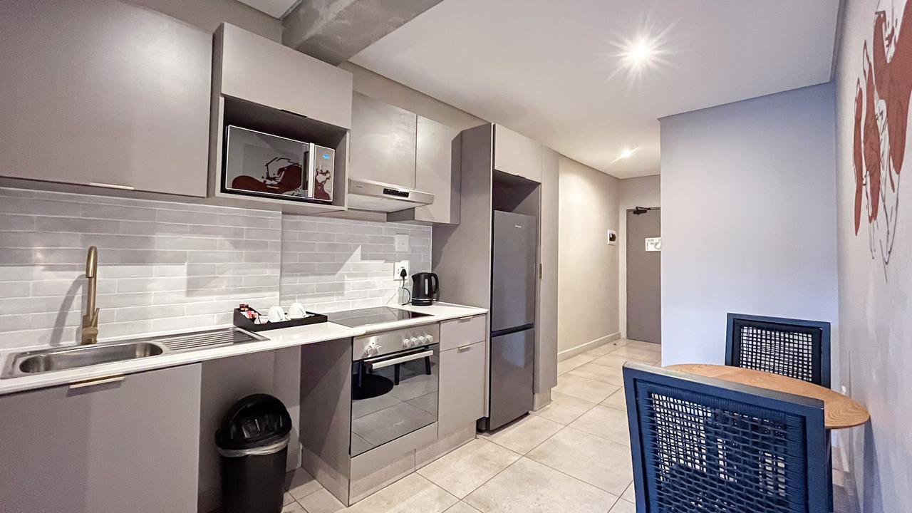 1 Bedroom Stylish and immaculate Apartment To Rent in Black Brick 2 Sandton
