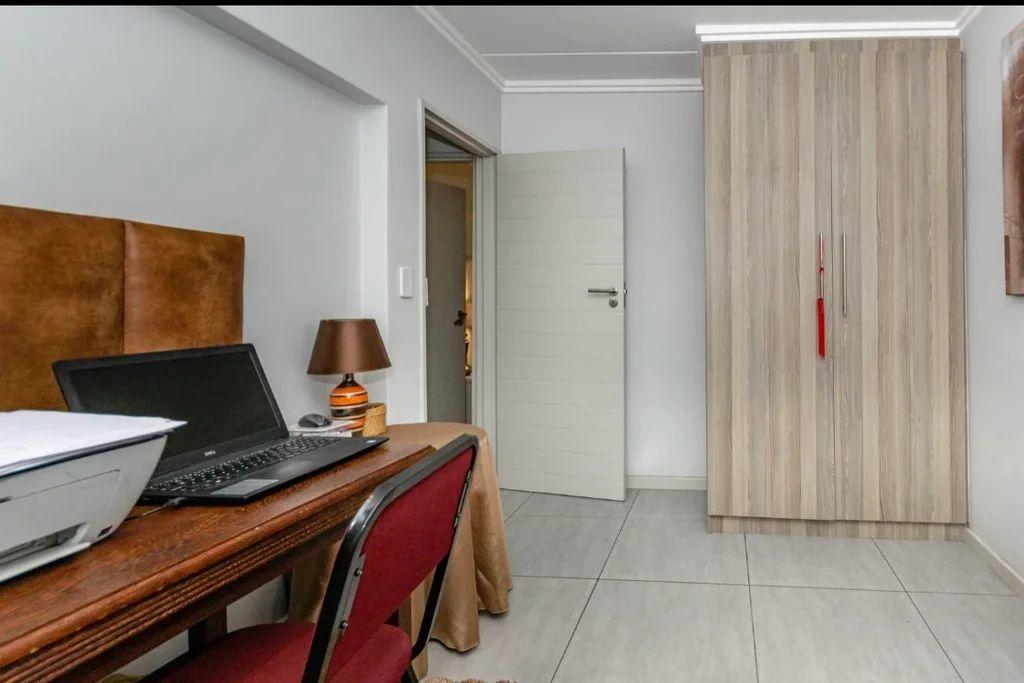 A well maintained and secured Beautiful apartment ready to occupy in Edenvale