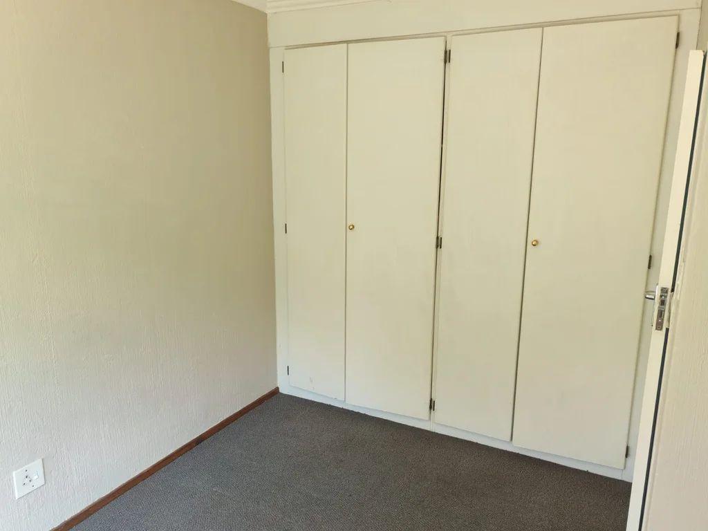 3 bedrooms and 2 baths with loft for sale in Murrayfield