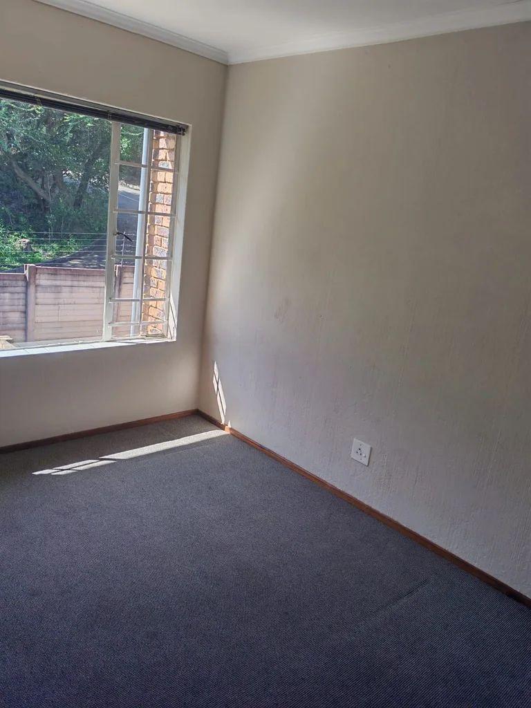 Stunning modern double-storey Apartment For Rent in Menlyn Park