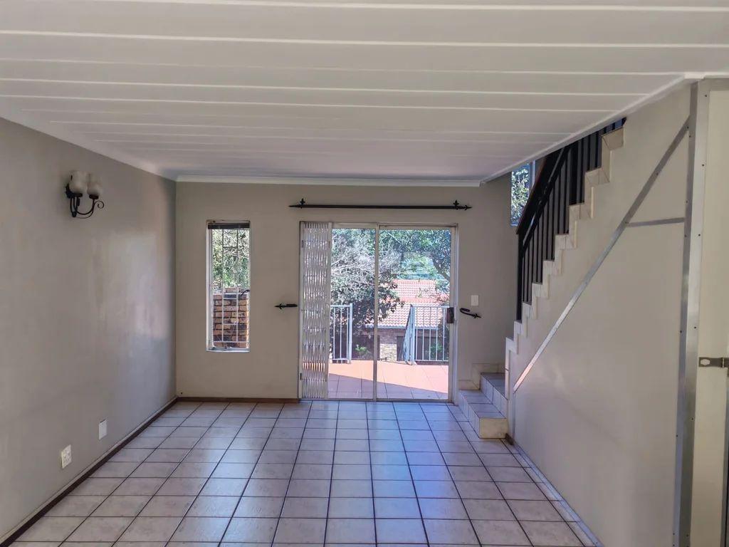 Stunning modern double-storey Apartment For Rent in Menlyn Park