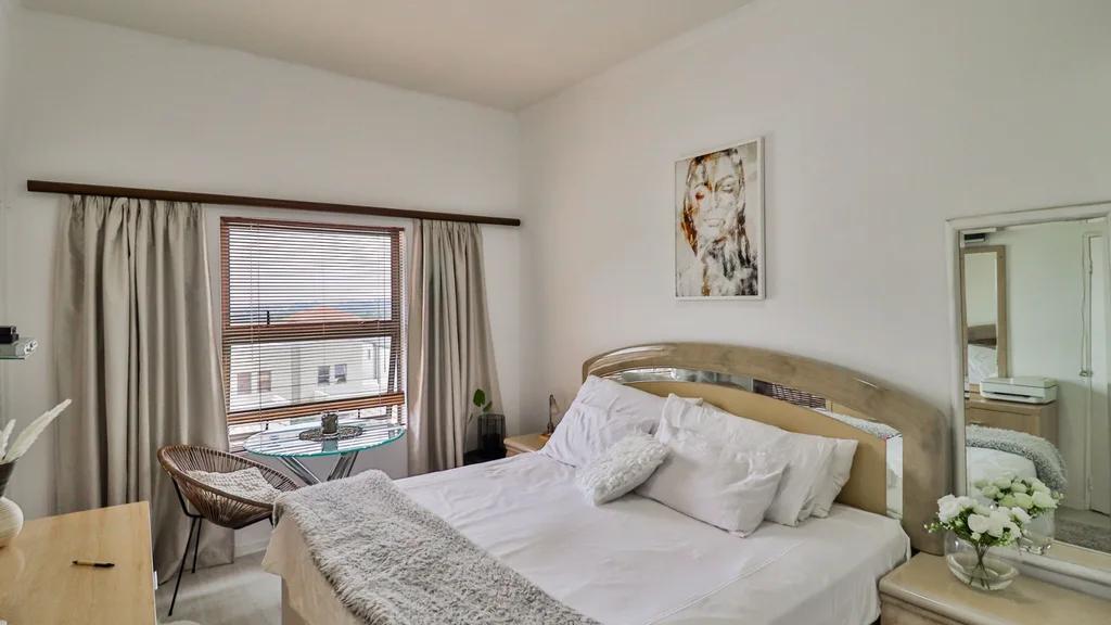 Stylish apartment for sale in most desirable location Bryanston