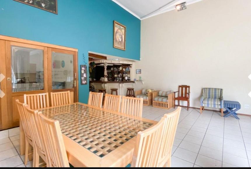 Large family home for sale in boomed off and secure Eden glen