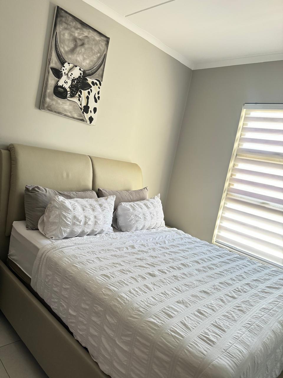 2 bedroom Spacious and light apartment for sale in the sort after complex