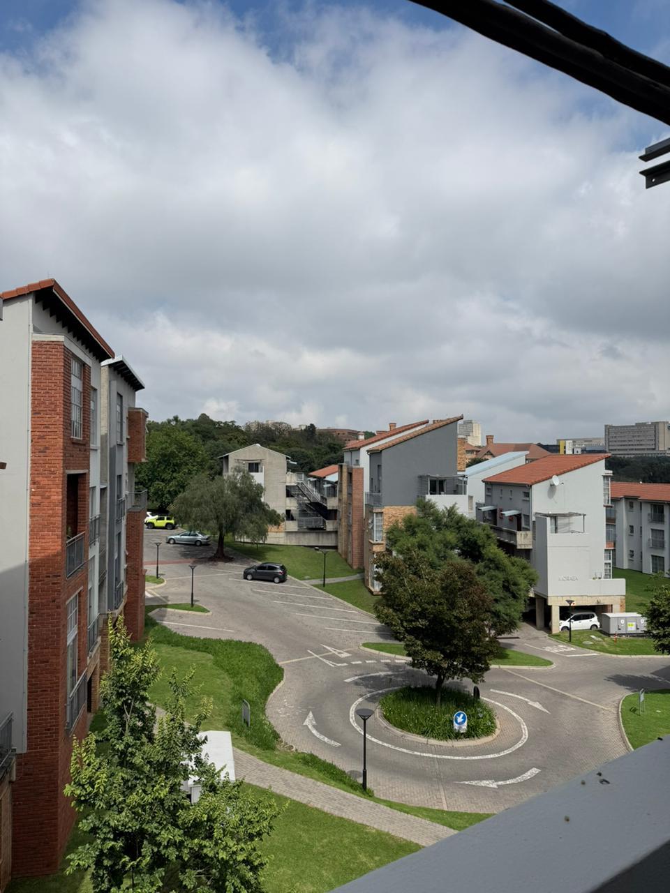 Spacious and light 1 bedroom loft apartment for sale in Houghton