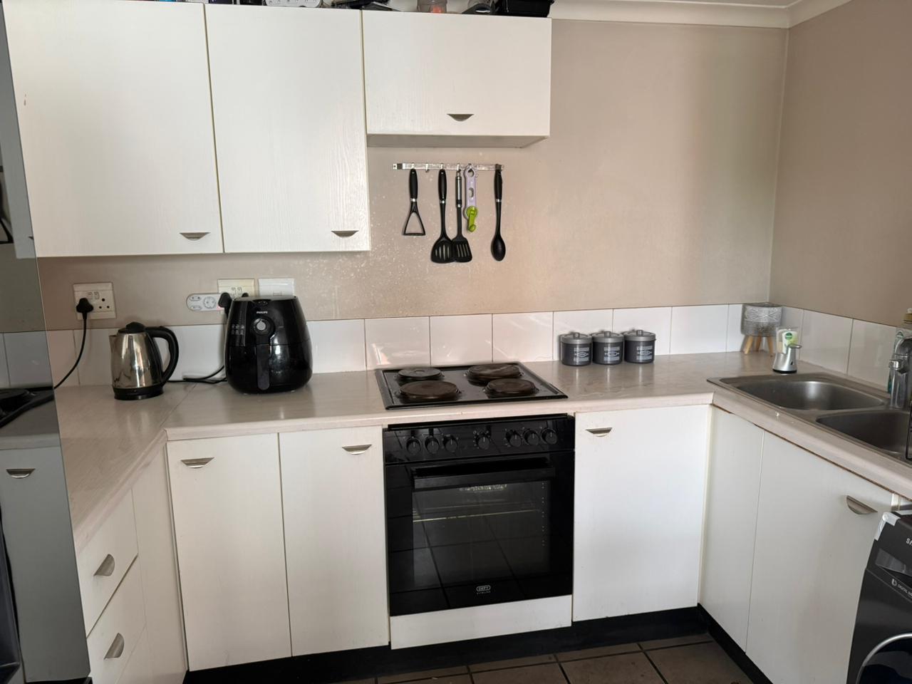 Spacious and light 1 bedroom loft apartment for sale in Houghton