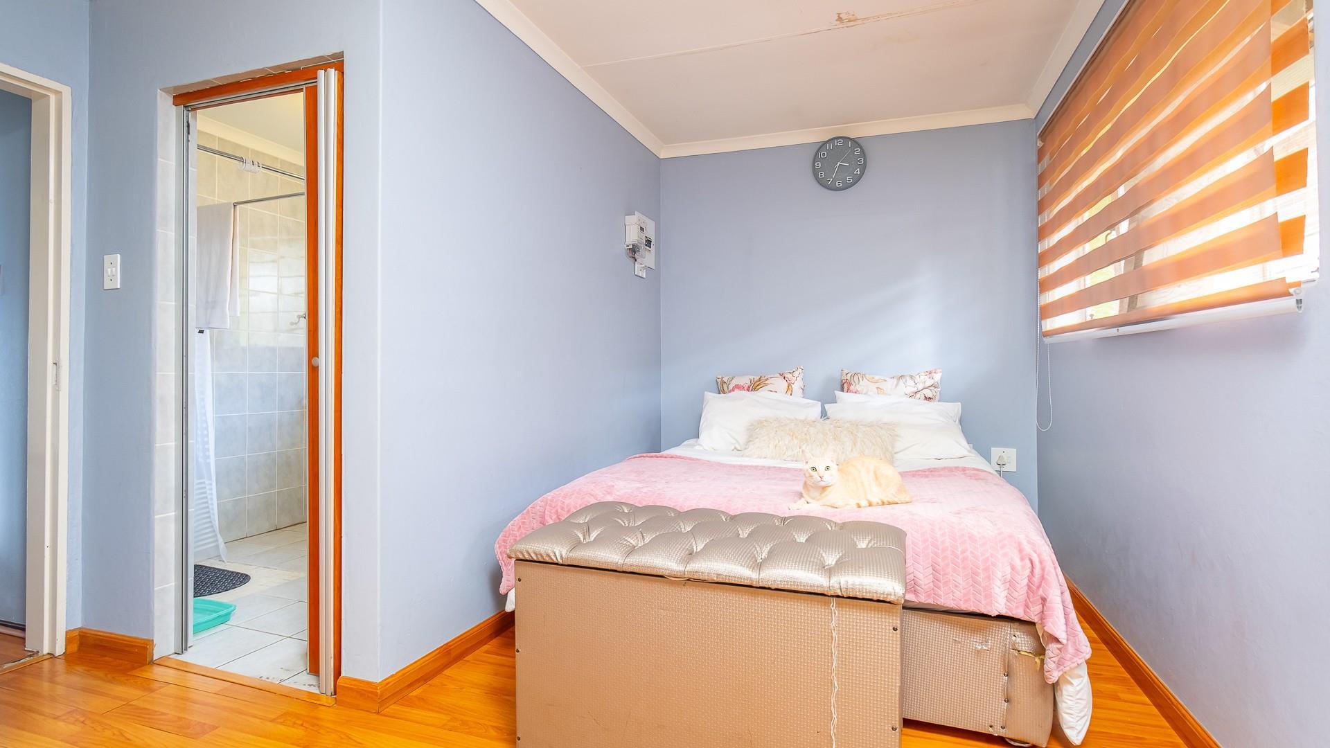 3 Bedroom House For Sale in Florida Hills