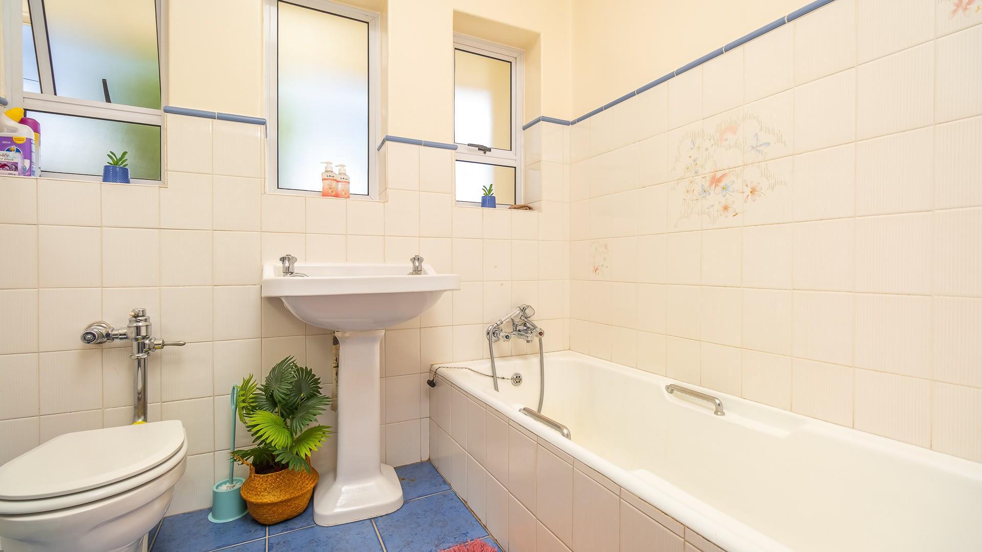 3 Bedroom House For Sale in Florida Hills