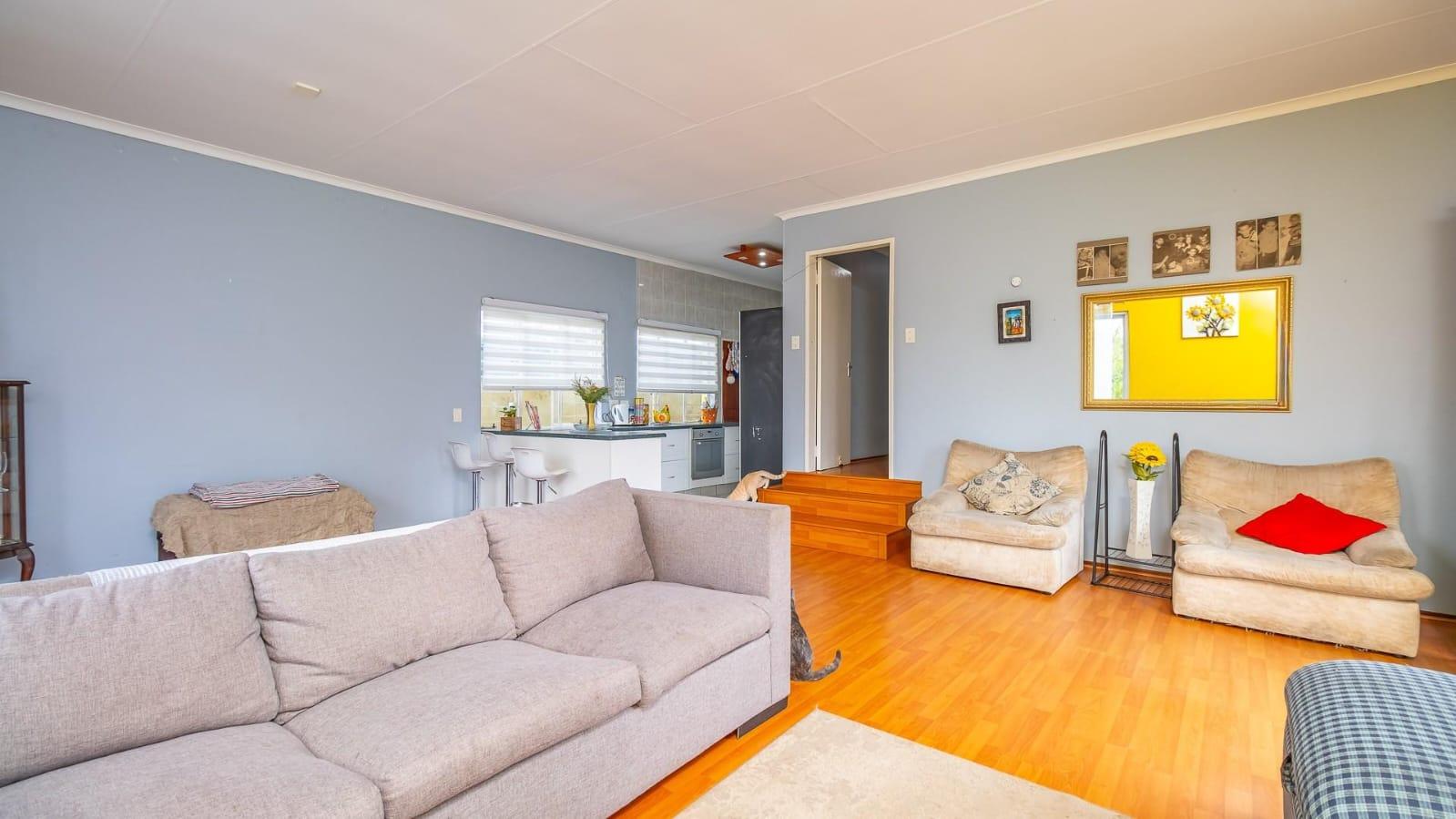 3 Bedroom House For Sale in Florida Hills