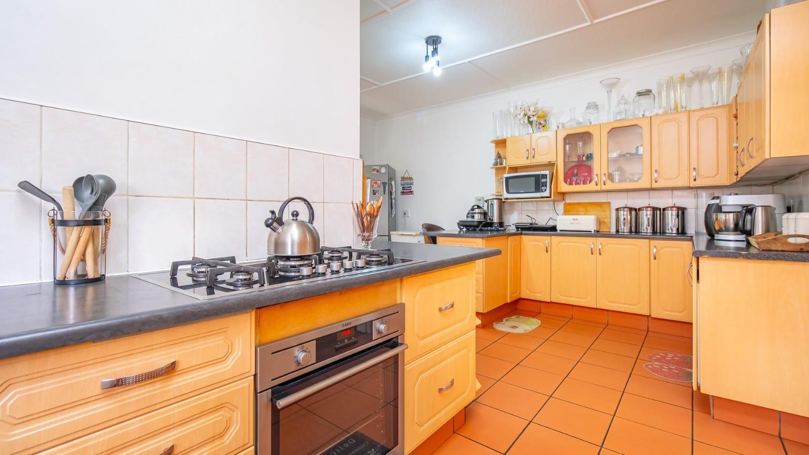 3 Bedroom House For Sale in Florida Hills